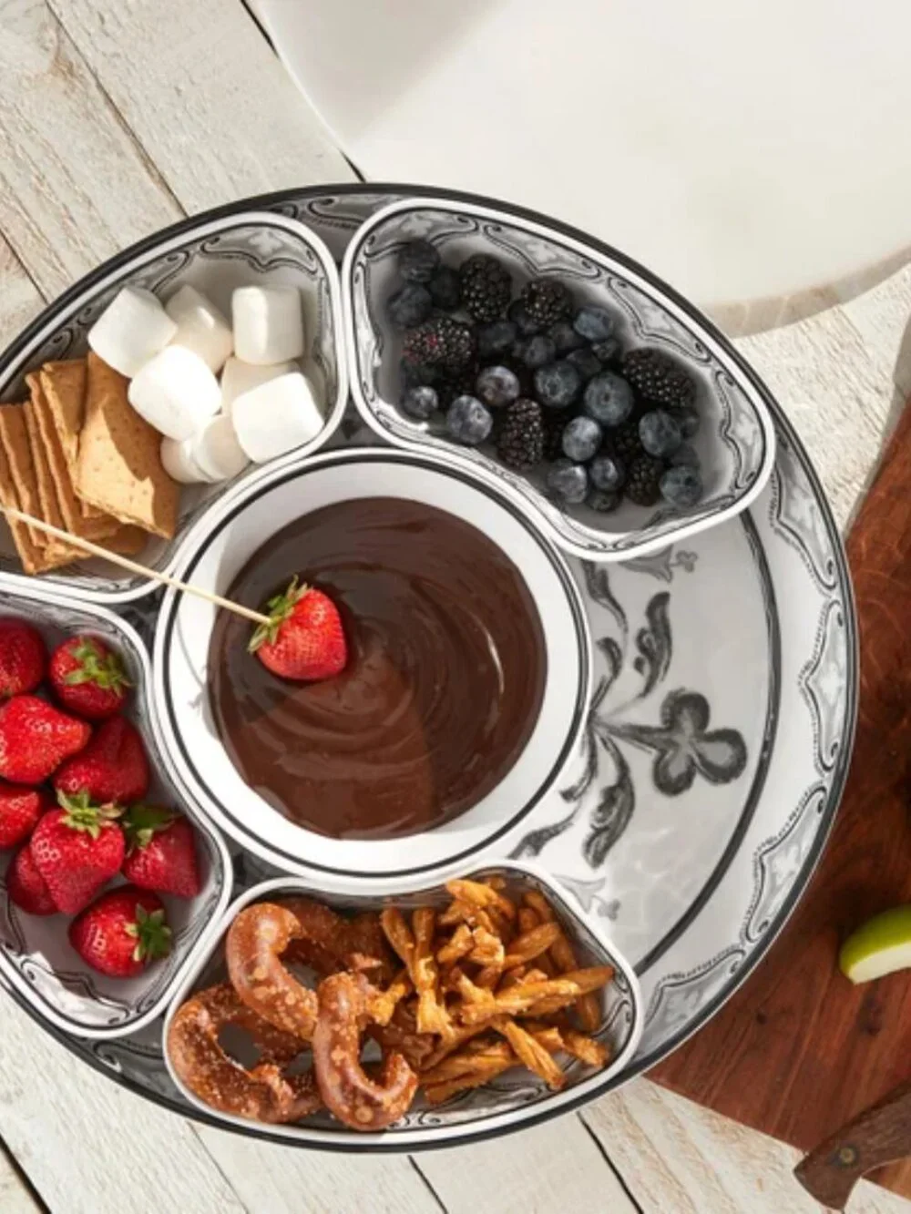 7-piece  Indoor and Outdoor Entertaining  Melamine Lazy Susan Set with Cover